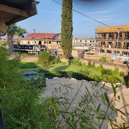 Bed and Breakfast Grassroots Cafe & Deli Masaka Exterior foto