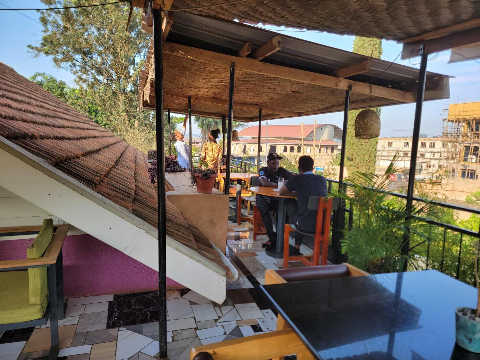 Bed and Breakfast Grassroots Cafe & Deli Masaka Exterior foto